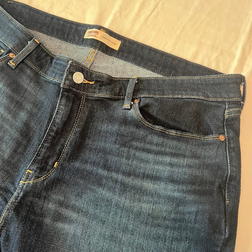 Signature by Levi Strauss & Co. High Rise Skinny Jeans (2614)